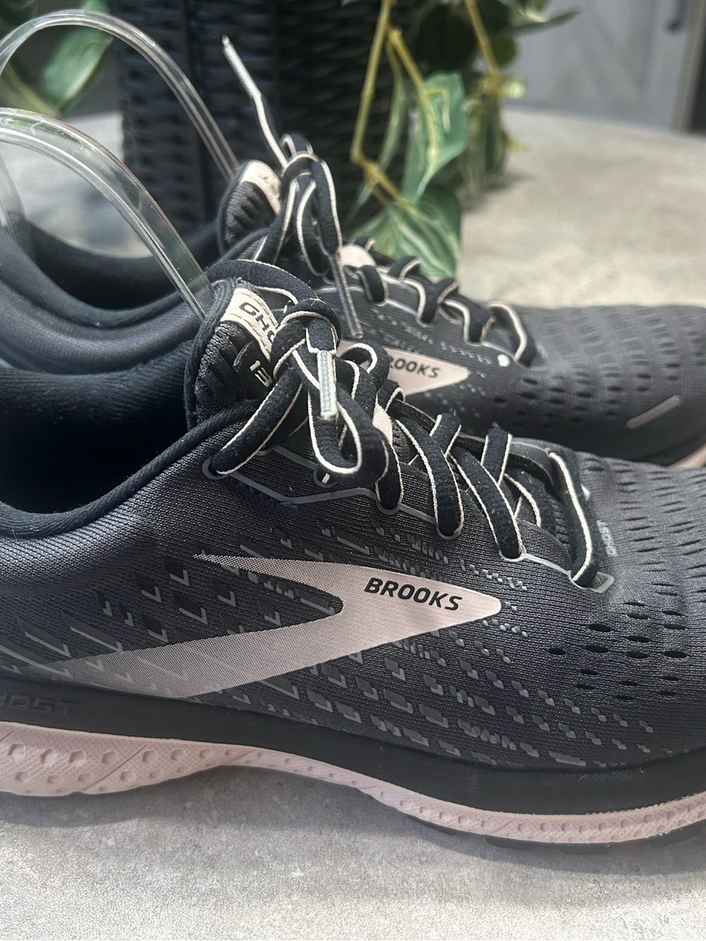 Brooks Ghost 13 Women’s 8.5 B Running Shoes — Charcoal Gray with Light Pink - Picture 6 of 14